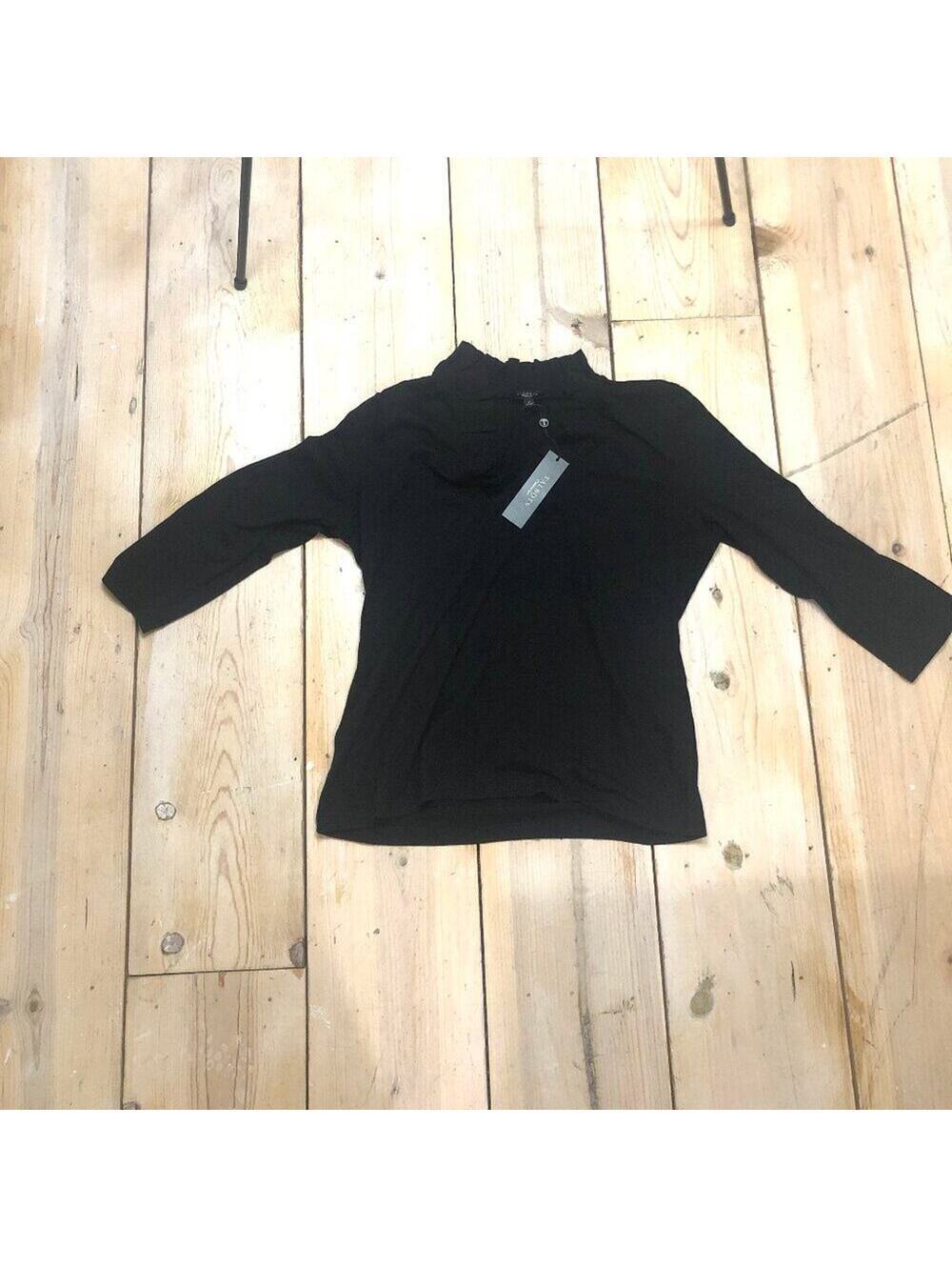 Talbots Vintage NWT Women's Black Knit V-Neck, Ruffle Neck Top - Size Medium Pet